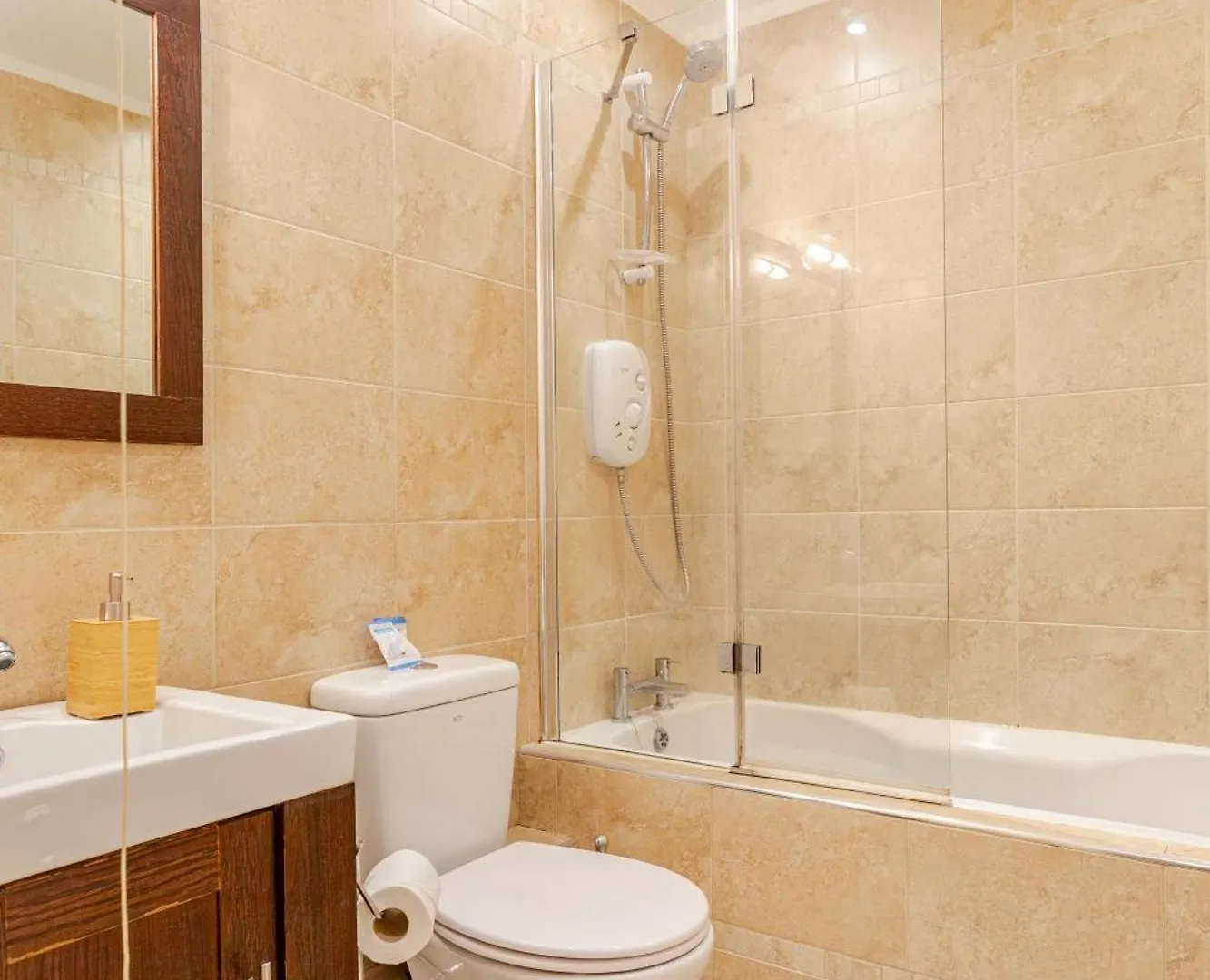 Modern Stylish Central Apt With Free Parking Dublin 0*,  Irlande